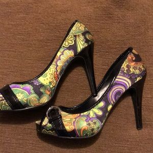 Sarah Jayne Peep Toe Heels 8M